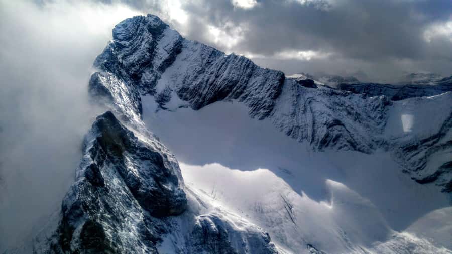 Canmore: 25-Minute Three Sisters Helicopter Tour - Taking off from Alpine Helicopters in Canmore
