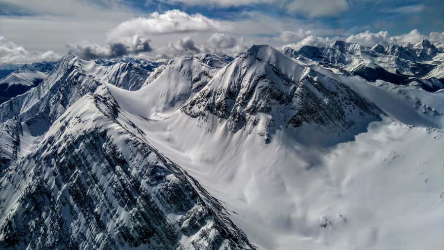 Canmore: 25-Minute Three Sisters Helicopter Tour - Spray Valley, Spray Lakes, and Goat Pond