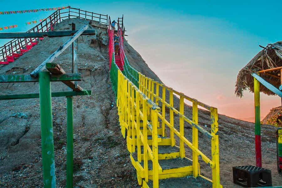 Cartagena: Totumo Mud Volcano with Bilingual Guide - Why Totumo feels unlike an ordinary spa