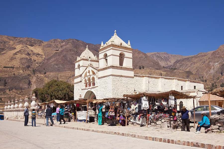 COLCA CANYON FULL DAY TOURS - Lunch in Chivay and the long road back