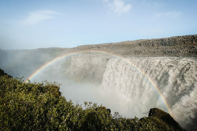 Cruise Tour Godafoss and Myvatn Lake and Dettifoss Small Group - Hverir smells as wild as it looks