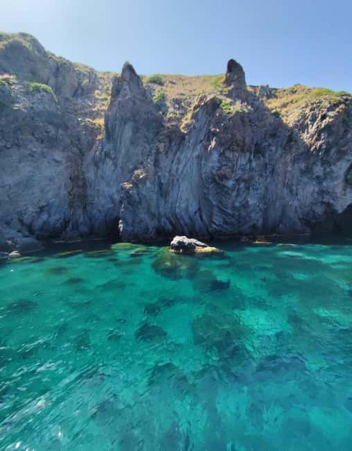 Da Lipari: Tour in Barca Panarea & Stromboli PICCOLO GRUPPO - A full day from Lipari to two very different islands