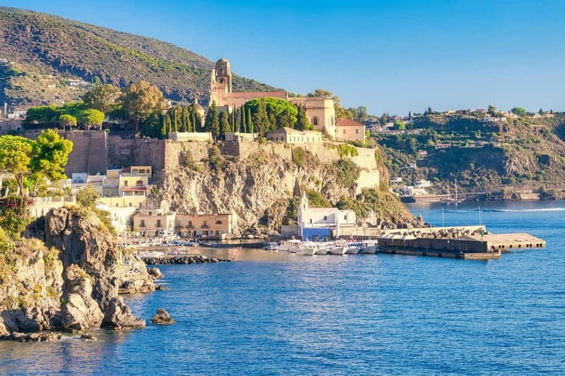 Da Tropea: Day Trip with Vulcano Lipari Stromboli - What the boat guide adds
