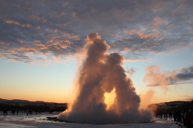 Day Trip to the Golden Circle and Hot spring Geyser by 4WD Jeep from Reykjavik - Weather, roads, and the reality of an Iceland day