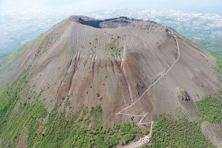 Discover Mt. Vesuvius: Private 3-Hour Tour from Pompeii - The Gulf of Naples view is the real payoff