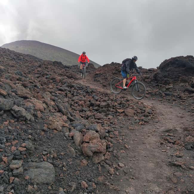 E-mtb tour through lava flows and down to Alcantara gorges - Cooling off at the Gole Alcantara Botanical and Geological Park
