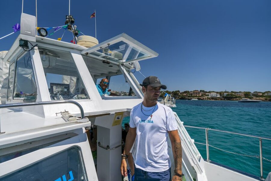 El Arenal, Mallorca: Bay of Palma Boat Tour with Snorkeling - The swim stop in clear Mediterranean water