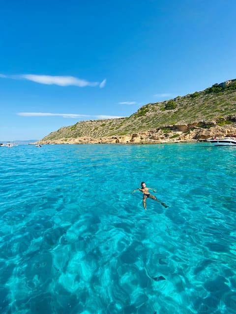 El Arenal: Private Mallorca Boat Rental (No License Needed) - Taking the helm from El Arenal