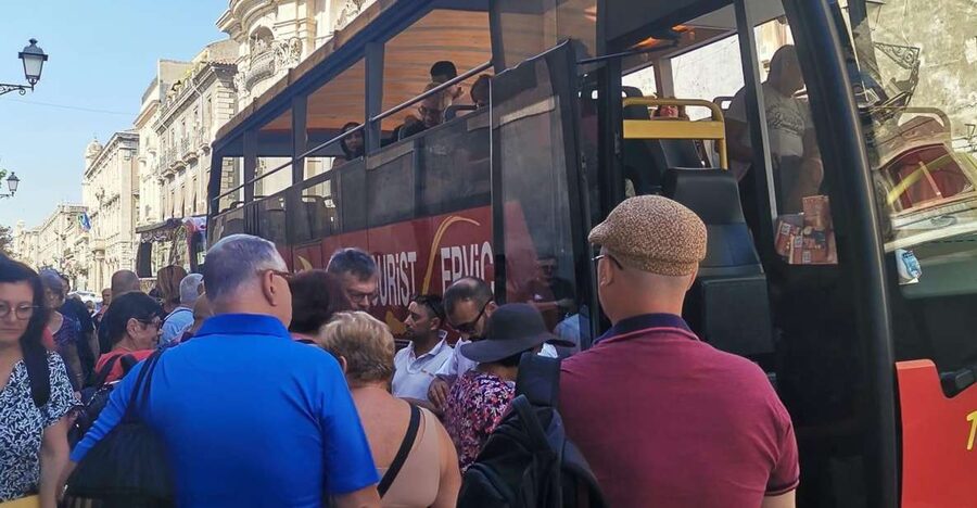 Etna by Panoramic Bus, Audioguide 9 languages, from Catania - Why this Mount Etna trip works from Catania