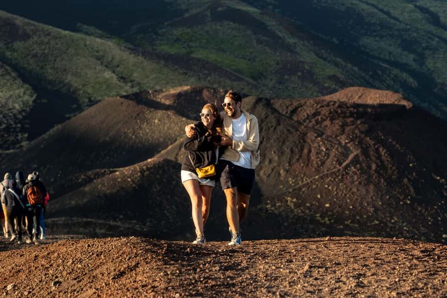 Etna Sunset Tour: Volcano trek, Cave & tasting from Catania - Why this Etna tour works well from Catania