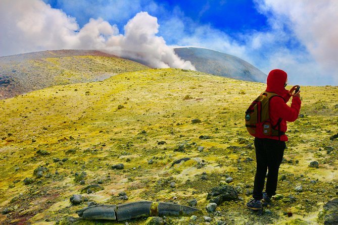 Etna - Trekking to the summit craters (only guide service) experienced hikers - The guides and the value of a small group