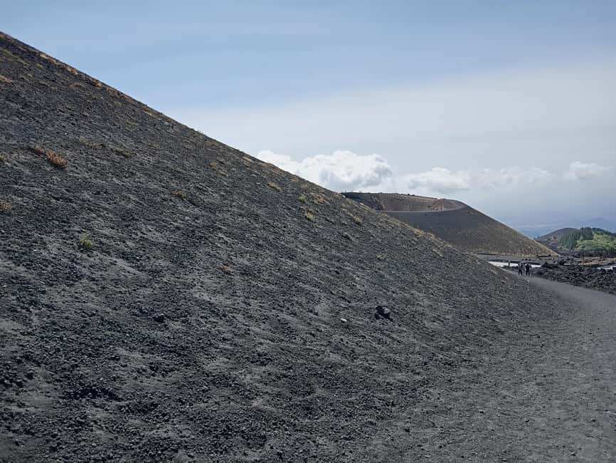 Etna walking tour, visit of a lava tunnel, Arancino tasting - Should you book it?