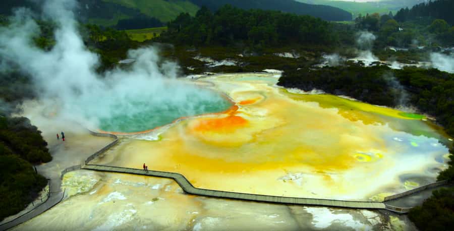 Ex Hamilton: Triple Deal WAI-O-TAPU, Redwood & Blue Springs - Lady Knox at 10:15 AM
