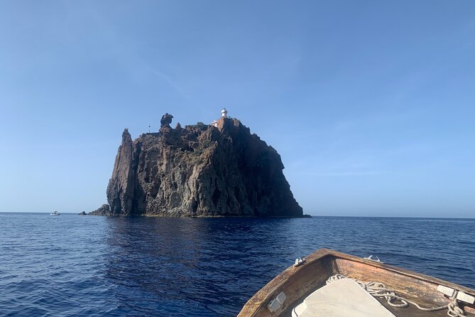 Exclusive tour of Stromboli island, Boat tour with Pasqualo - The Sciara del Fuoco and Stromboli’s active slopes