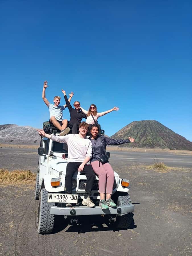Explore Bromo and Ijen Crater 3D/2N (Share Tour) - Day 3: Ijen blue fire and the climb to the crater