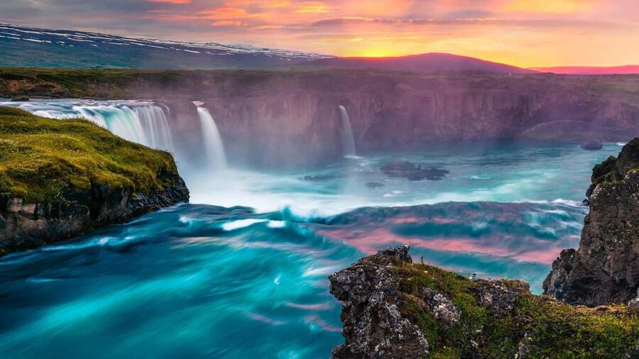 From Akureyri: Mývatn Lake & Goðafoss Waterfall Tour - The essential points at a glance