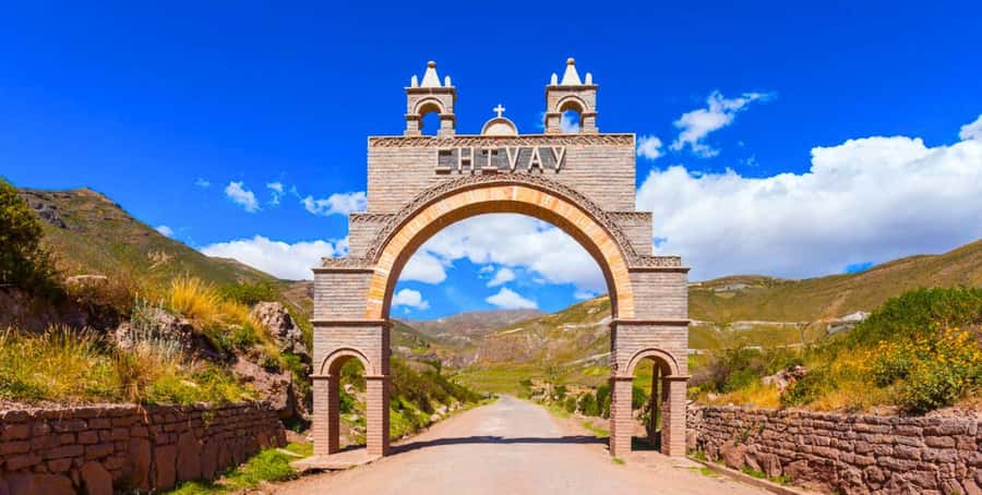 From Arequipa: Colca Canyon Full-Day Tour with Breakfast - Breakfast in Chivay after the first bus ride