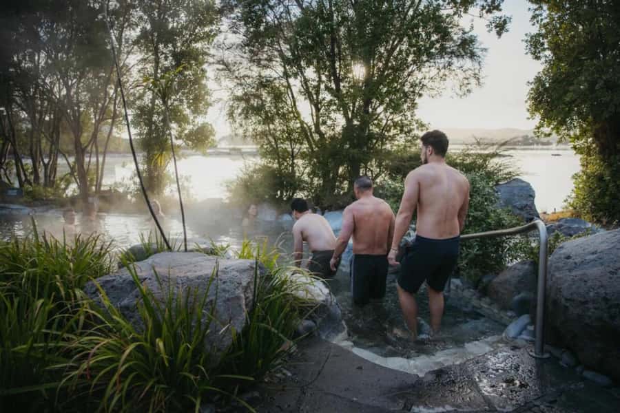 From Auckland: Rotorua Māori Village & Hot Springs with Haka - The return to Auckland