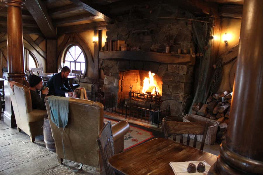 From Auckland: Two-Day Hobbiton, Rotorua, Waitomo Caves Tour - Who should book this two-day trip