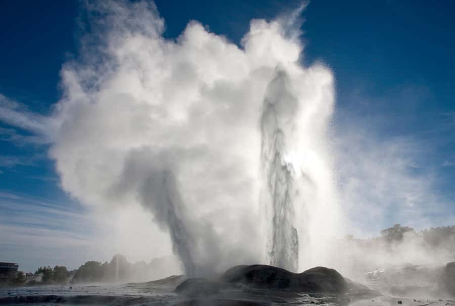 From Auckland: Two-Day Hobbiton, Rotorua, Waitomo Caves Tour - Rotorua begins with steam, mud, and Māori arts