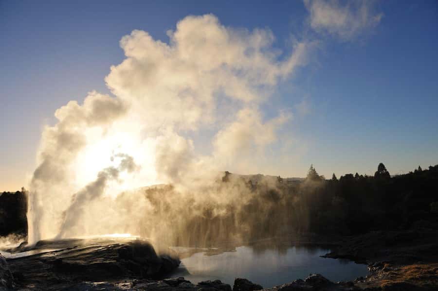 From Auckland: Waitomo Glow Worm Caves & Rotorua Tour - One long day from Auckland to Waitomo and Rotorua