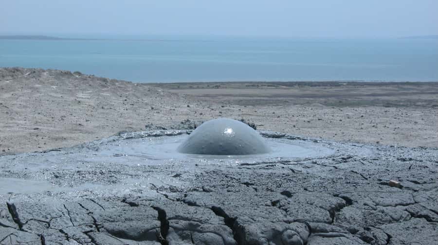 From Baku: Gobustan, Mud Volcanoes & Mosque Private Tour - What Private Touring Changes