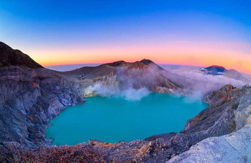 From Bali: 1 Day Ijen Volcano Blue Fire Tour From Bali - What to pack for the cold, dark climb