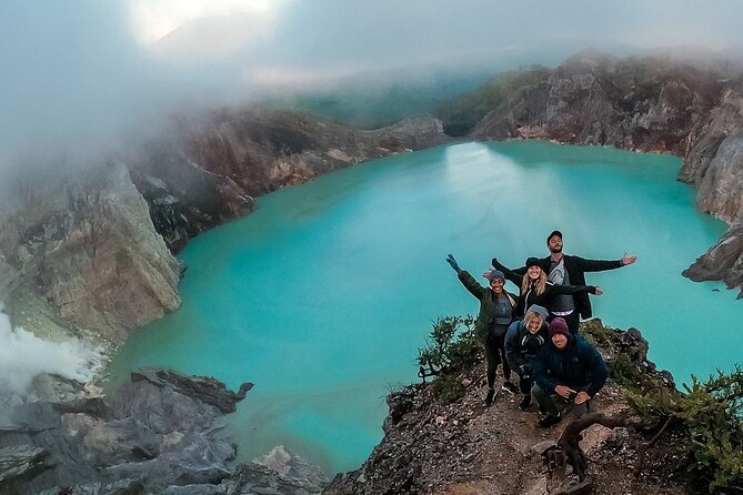 From Bali: 24-Hour Kawah Ijen Blue Flames, Dinner & Room - The 1 a.m. climb to Kawah Ijen
