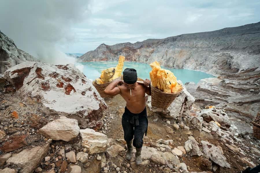 From Bali/Banyuwangi: Ijen Blue Fire Midnight Group Tour - Key points to know before you book