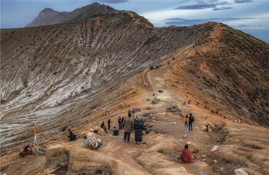 From Bali: Bromo, Ijen, & Tumpak Sewu Waterfall 3-Day Tour - The road to Mount Bromo and your first night in Java