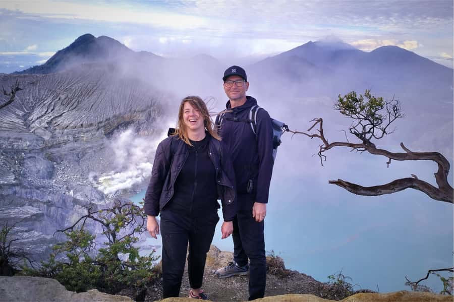 From Bali: Ijen Volcano Sunrise Hike with Transfer & All Fee - The 1.5-hour climb to the crater rim