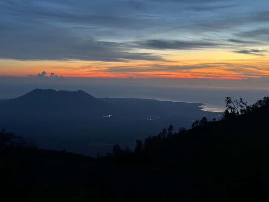 From Bali: Mount Ijen Tour Blue Fire Tour 2D1N, Hotel - The 1 a.m. climb and the blue fire