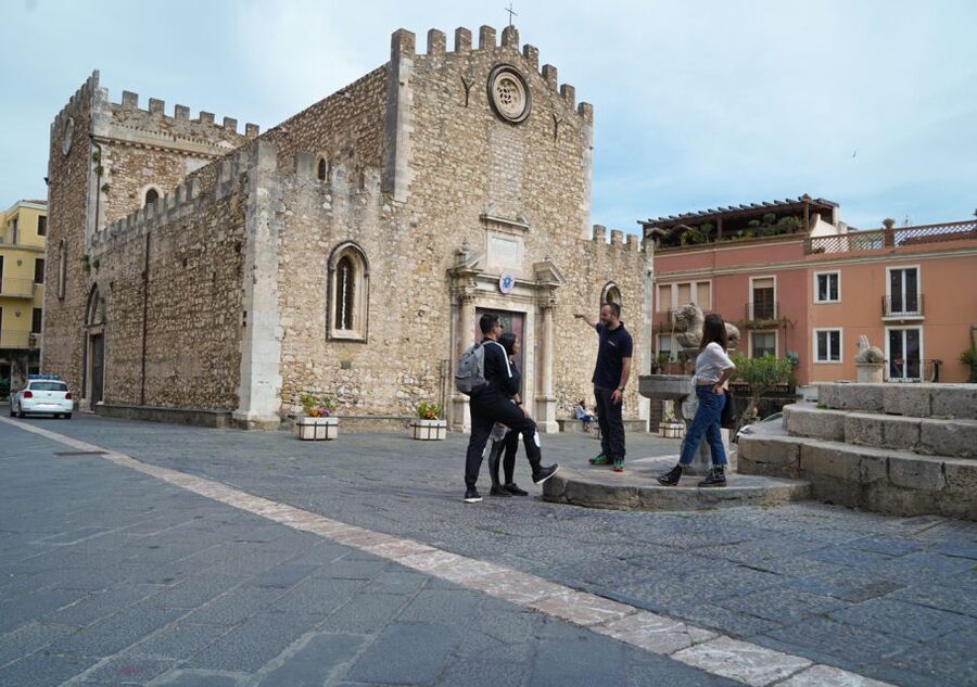 From Catania: Full-Day Mount Etna and Taormina Tour - The optional cable car and 4x4 ride