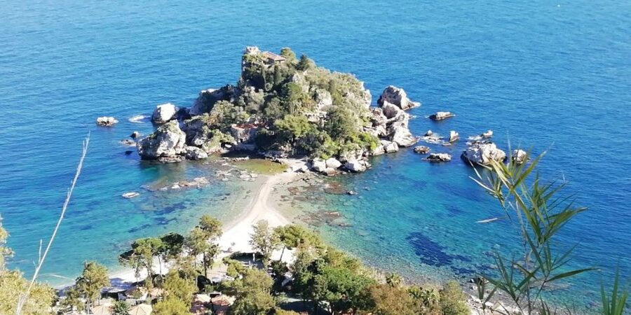 From Catania: Guided Tour of Mount Etna and Taormina - Guides who can make or break the day