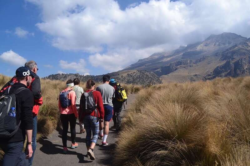 From Mexico City: Hike Iztaccihuatl Volcano with an Alpinist - Who should book this Iztaccíhuatl hike?