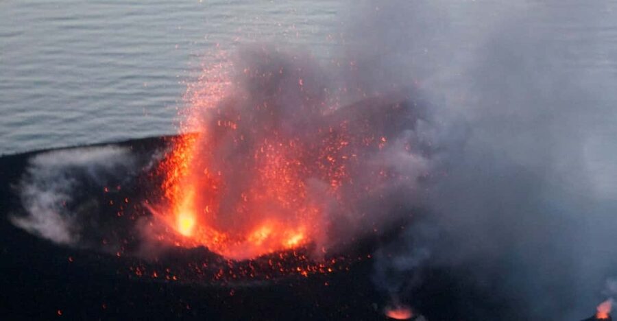 From Milazzo: Panarea & Stromboli Boat Trip - Panarea in 90 minutes