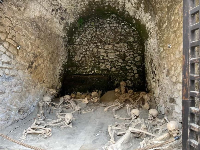From Naples: Explore the ruins of Herculaneum and Vesuvius - The return to Naples and the timing problem