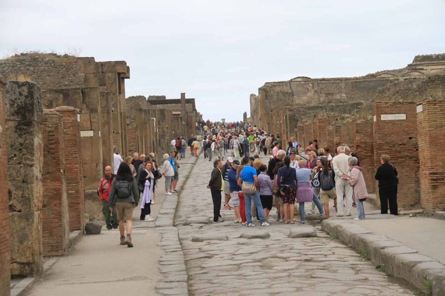 From Naples: Herculaneum, Mount Vesuvius & Pompeii Day Trip - Should you book it?