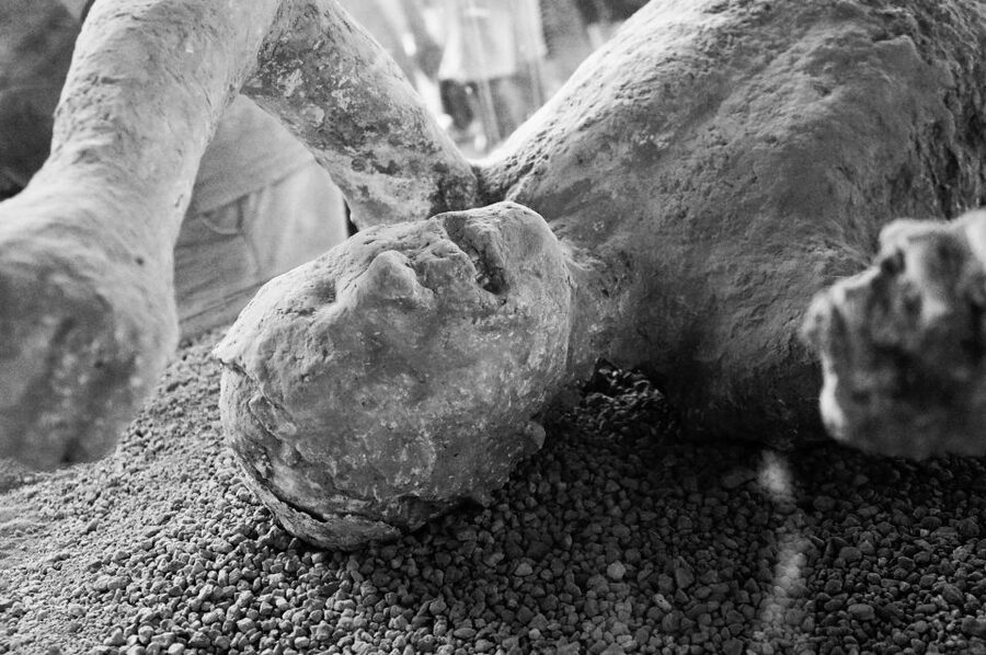 From Naples: Herculaneum, Vesuvius, and Pompeii Trip - One day, three faces of the Vesuvius eruption