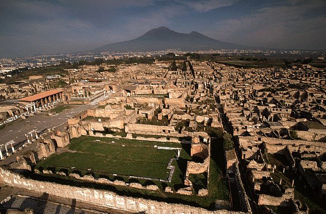 from Naples - Private Tour Pompeii, Vesuvius, and Sorrento - One day linking Sorrento, Pompeii, and Vesuvius