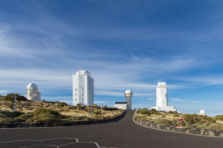 From Playa de las Américas: Full-Day Teide Jeep Safari - The guide makes the difference