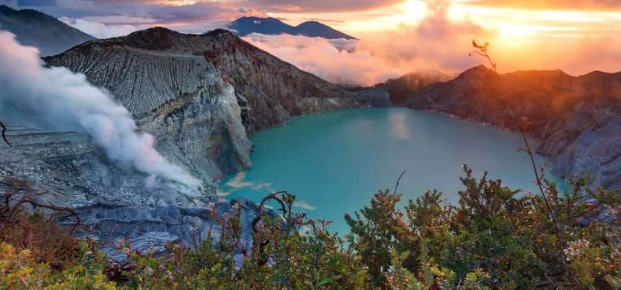 From Probolinggo: 2-Day Mount Bromo and Ijen Volcano Tour - Ijen before dawn, gas masks included