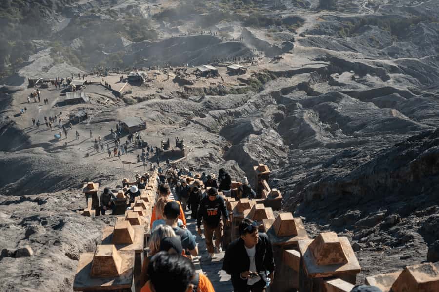 From Probolinggo/Malang : Mount Bromo Sunrise Guided Tour - What the guides add to the morning