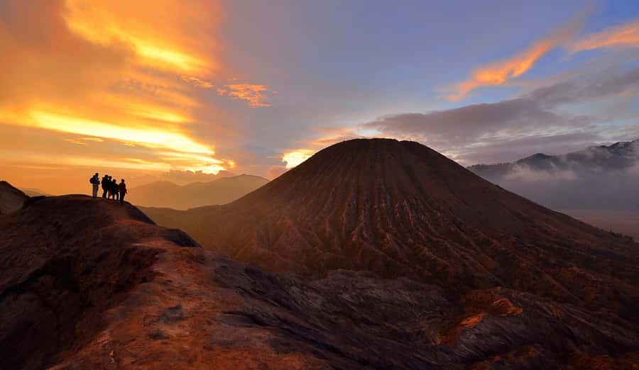From Probolinggo: Mount Bromo Sunset Tour by Land Cruiser - Reaching the smoking crater