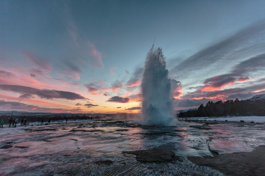 From Reykjavik: Golden Circle and Lava Caving Adventure - Raufarhólshellir: an adventure, not a gentle walk
