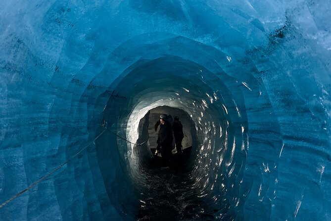 From Reykjavik: Katla Ice Cave and South Coast Day Tour - The switch in Vík and the Super Jeep ride