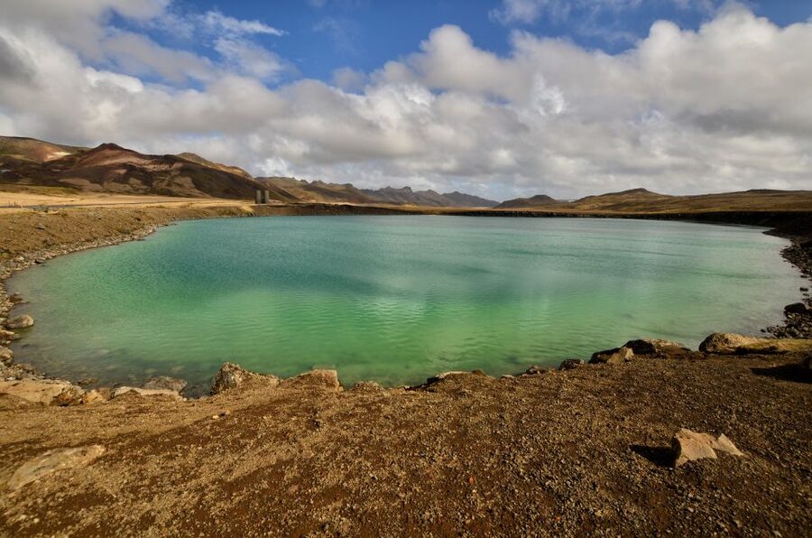 From Reykjavik: Reykjanes Geopark Tour & Airport Transfer - Grindavík brings the volcano story close