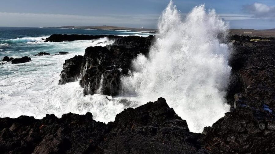 From Reykjavik: Reykjanes Geopark Tour & Airport Transfer - The airport drop-off can save a travel day