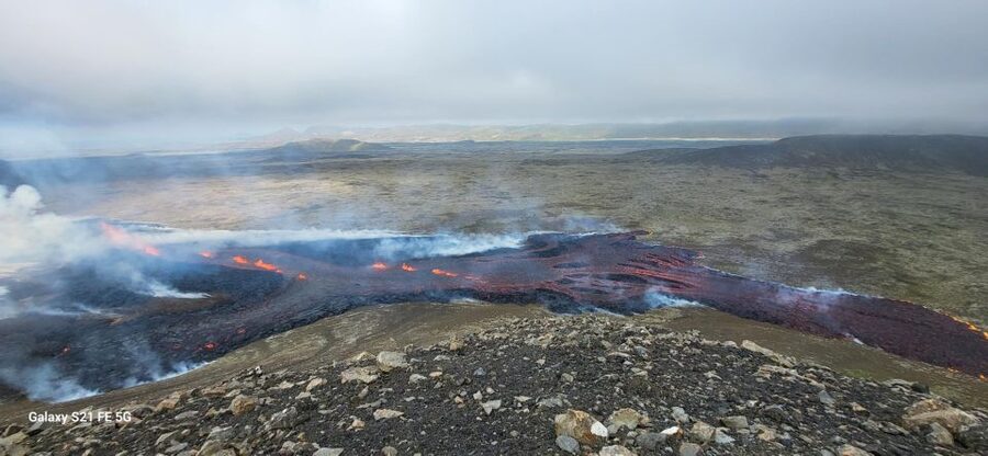 From Reykjavik: Reykjanes Geopark Tour and Sky Lagoon Visit - A long day can include awkward pauses