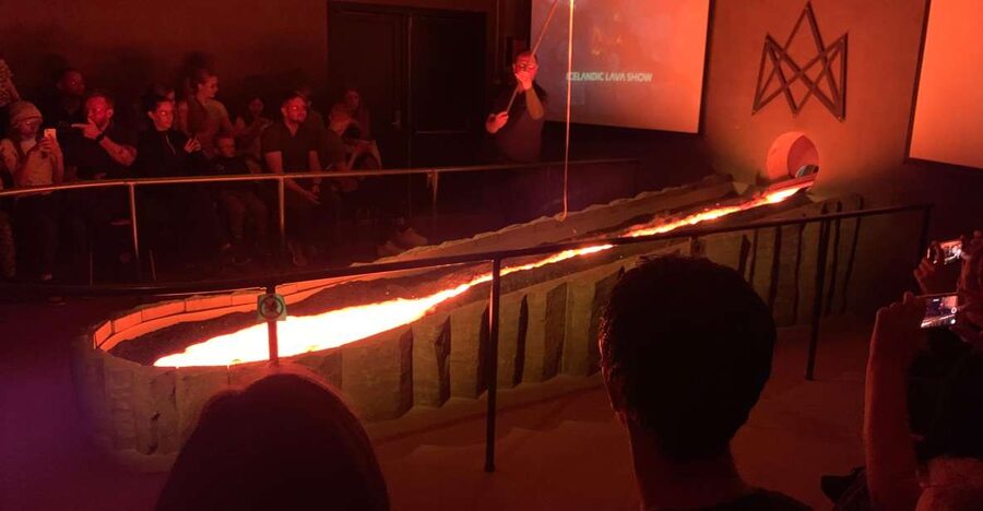 From Reykjavík: Vík Lava Show & South Coast Waterfalls Tour - Seeing molten lava inside the Lava Show